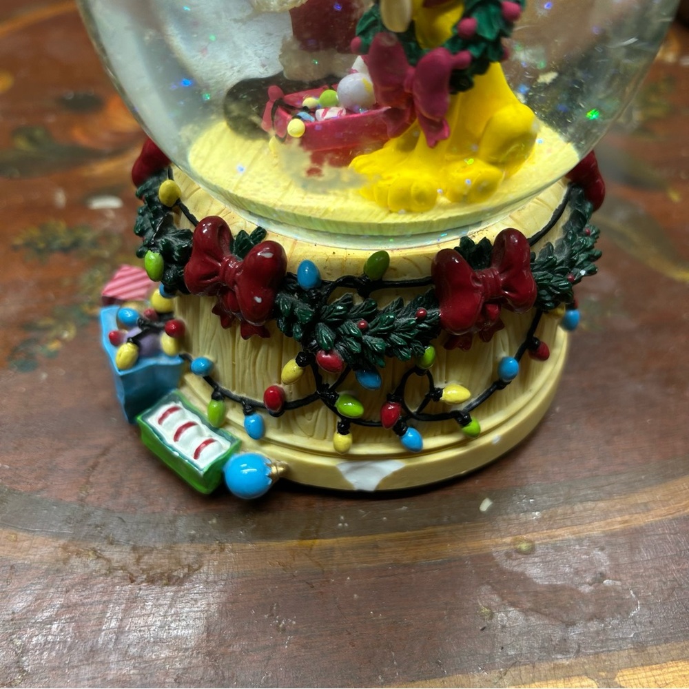 Vintage Disney Mickey and Pluto Christmas Musical Snow Globe - Picture 5 of 7